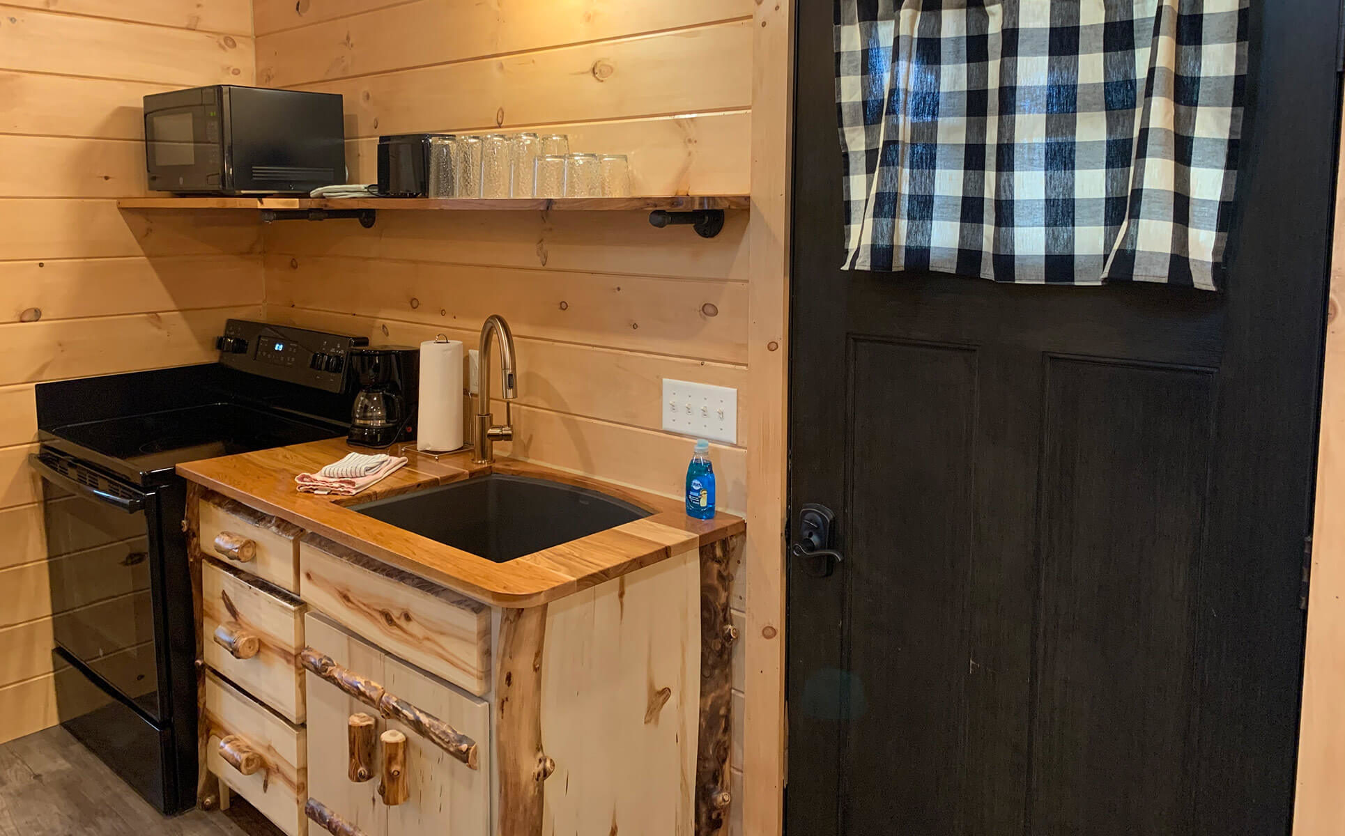 Briarwood Cabin kitchen