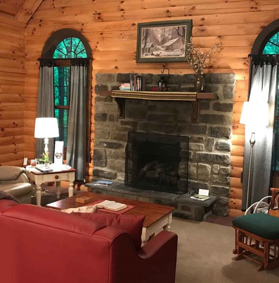 Apple Blossom Cabin living room