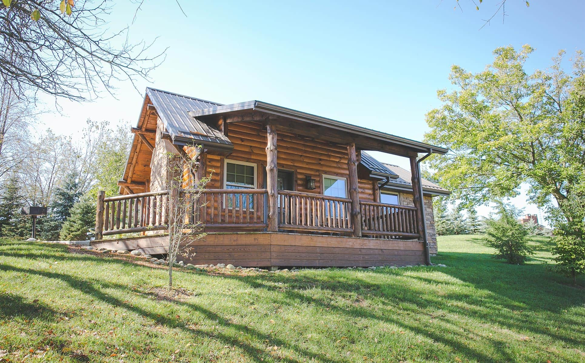 Exterior of Dogwood Log Cabin