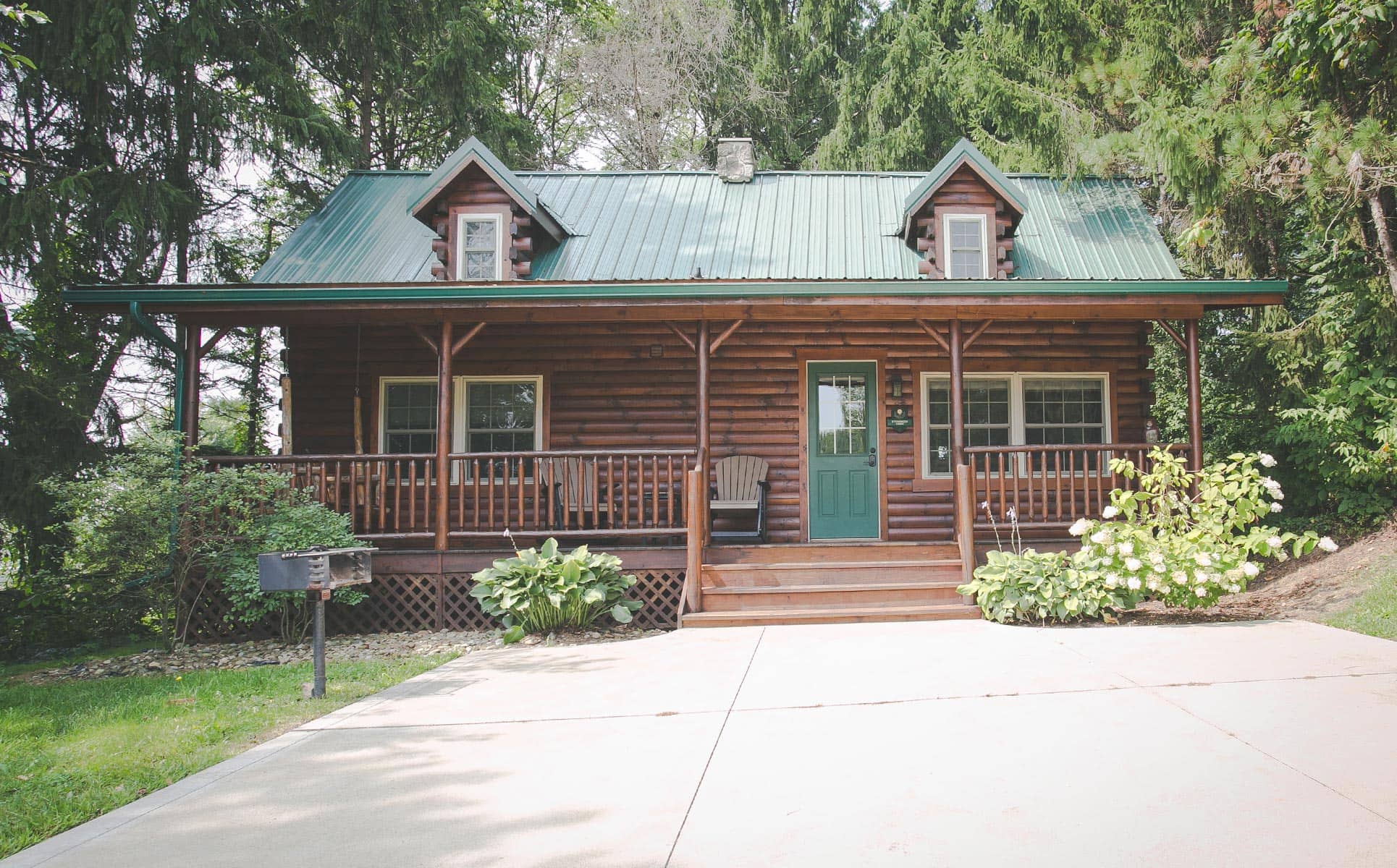 Exterior of The Evergreen Log Cabin