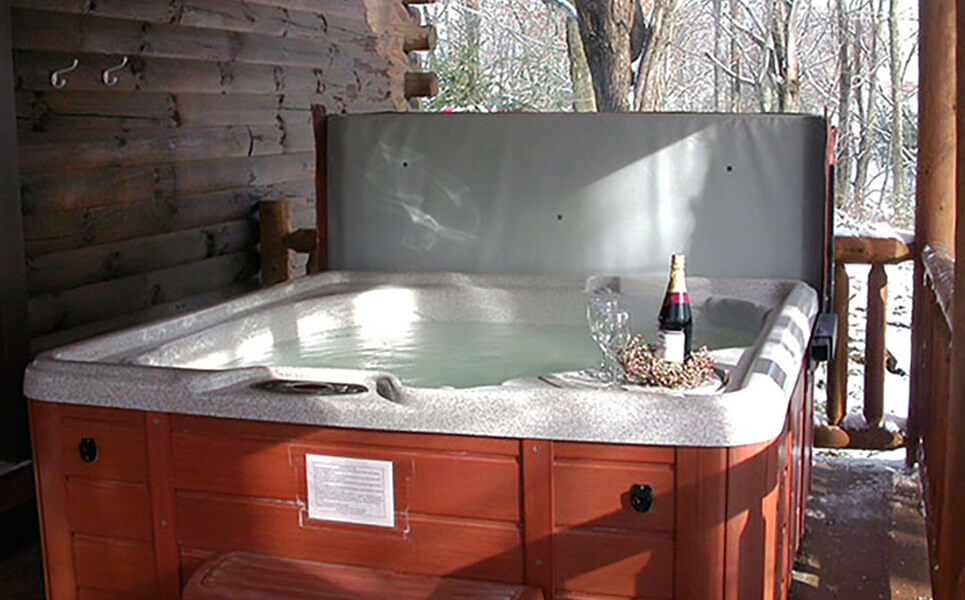 Grapevine Cabin hot tub