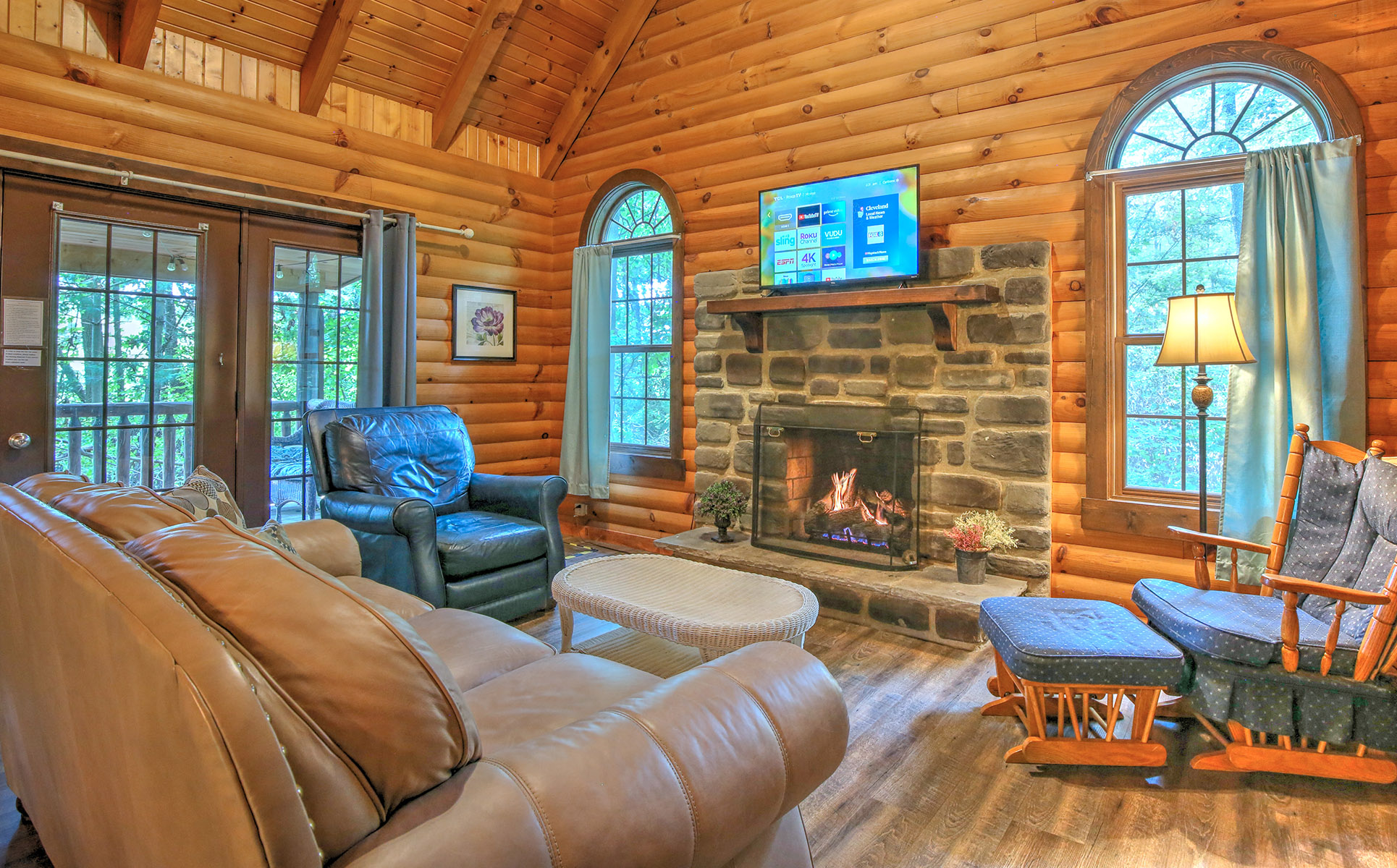 Grapevine Cabin living room