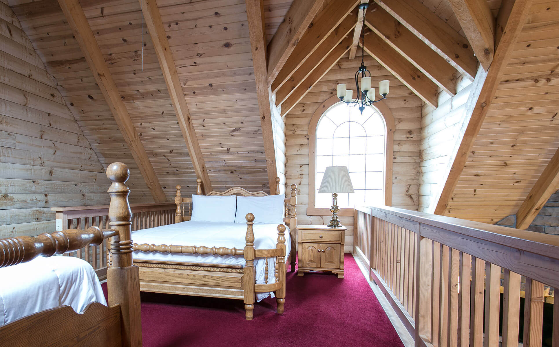 2 Queen beds in the loft