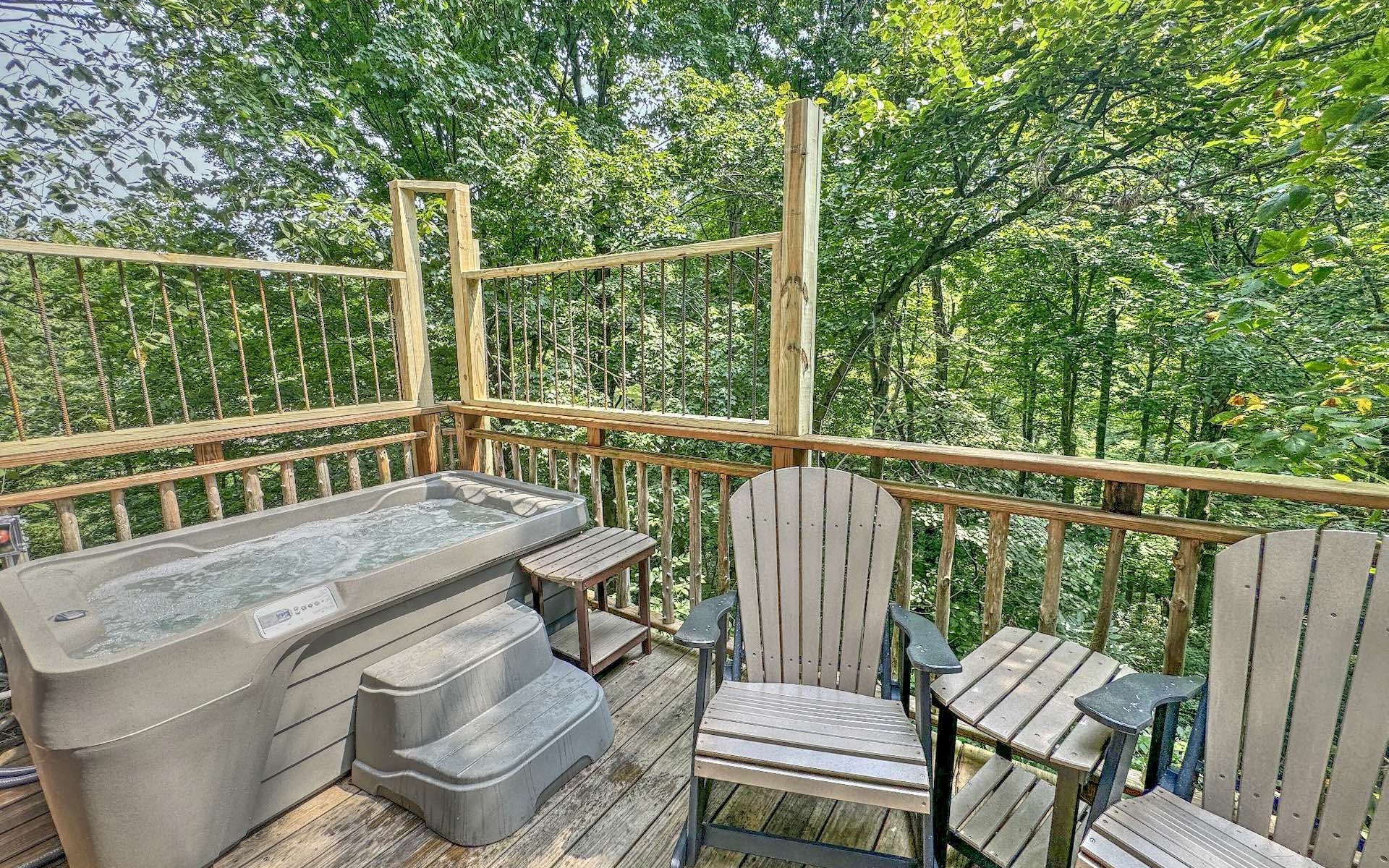 Lofty Willows Treehouse Porch