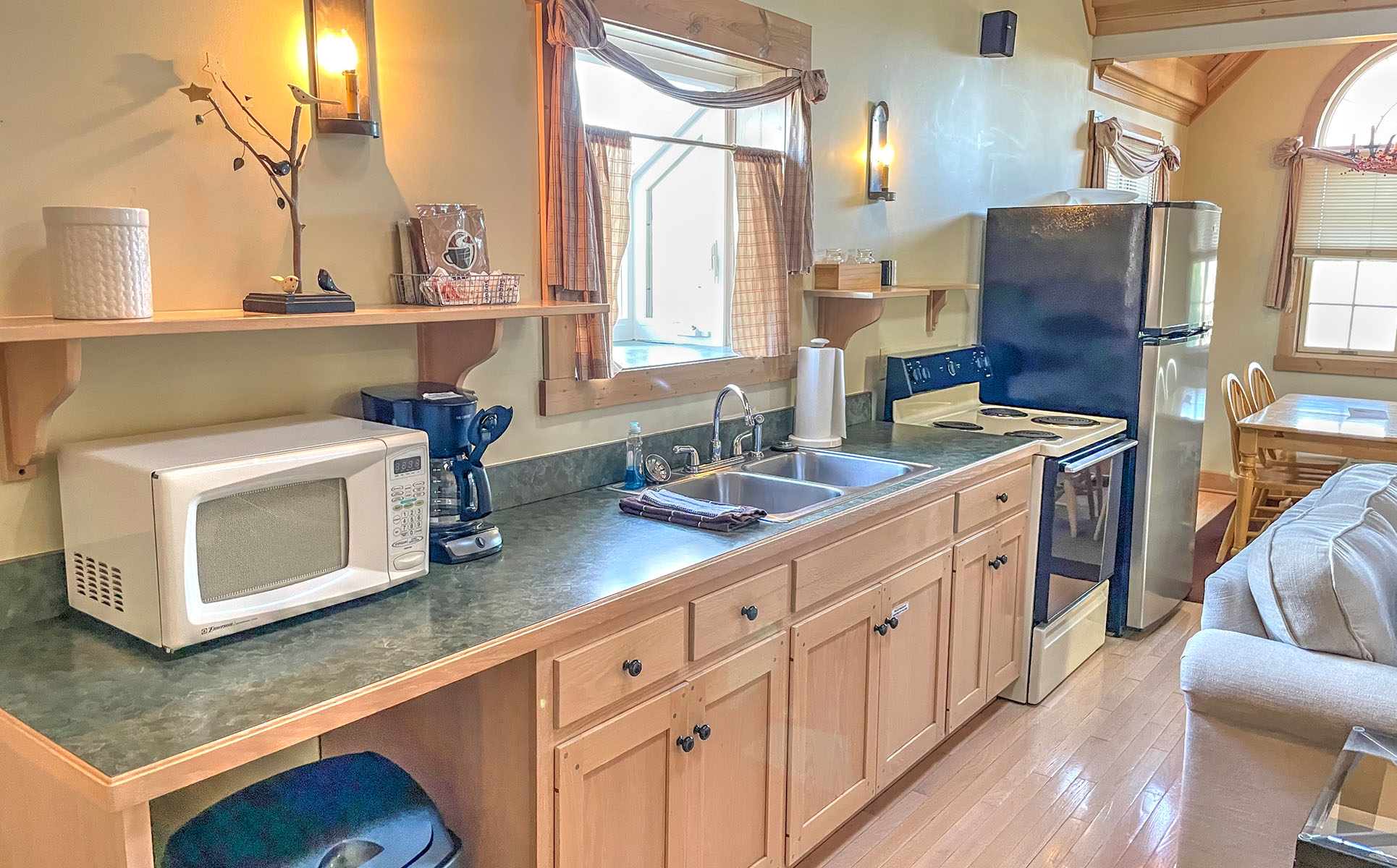 Full kitchen with dining area