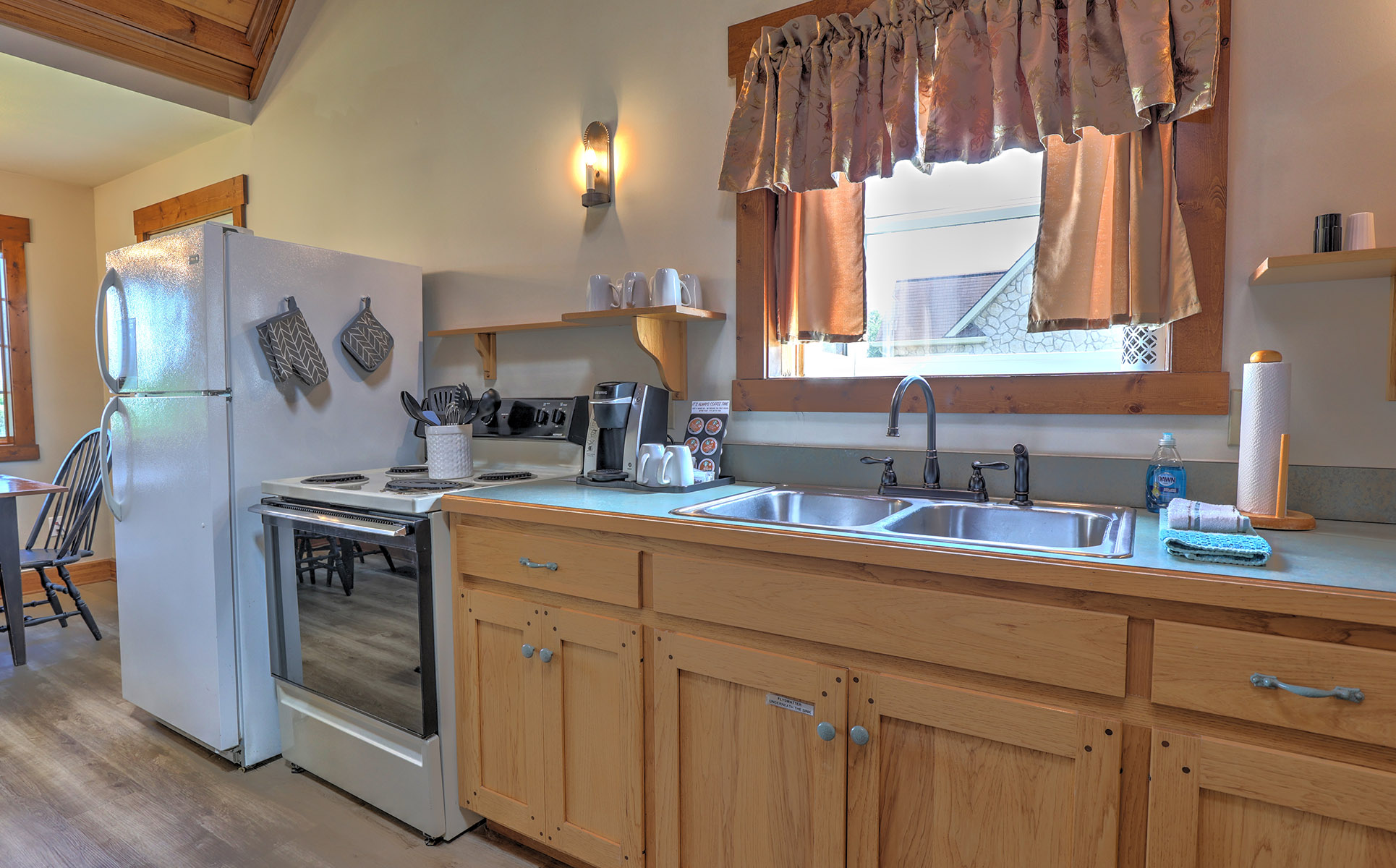 Full kitchen with dining area