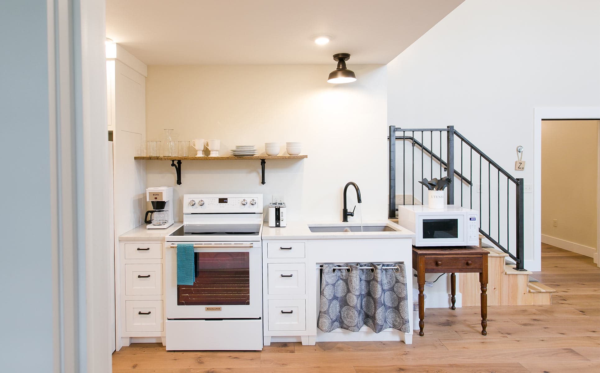 Full Kitchen with range and microwave