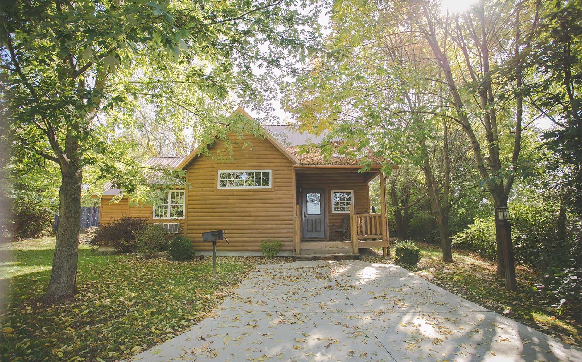 Exterior of Sugar Maple Log Cabin