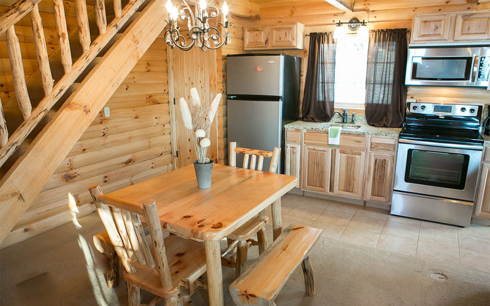 Fully Equipped Kitchen with Dining Table