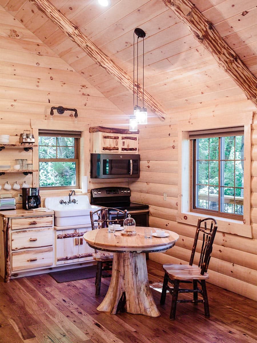 Kitchen with dining table