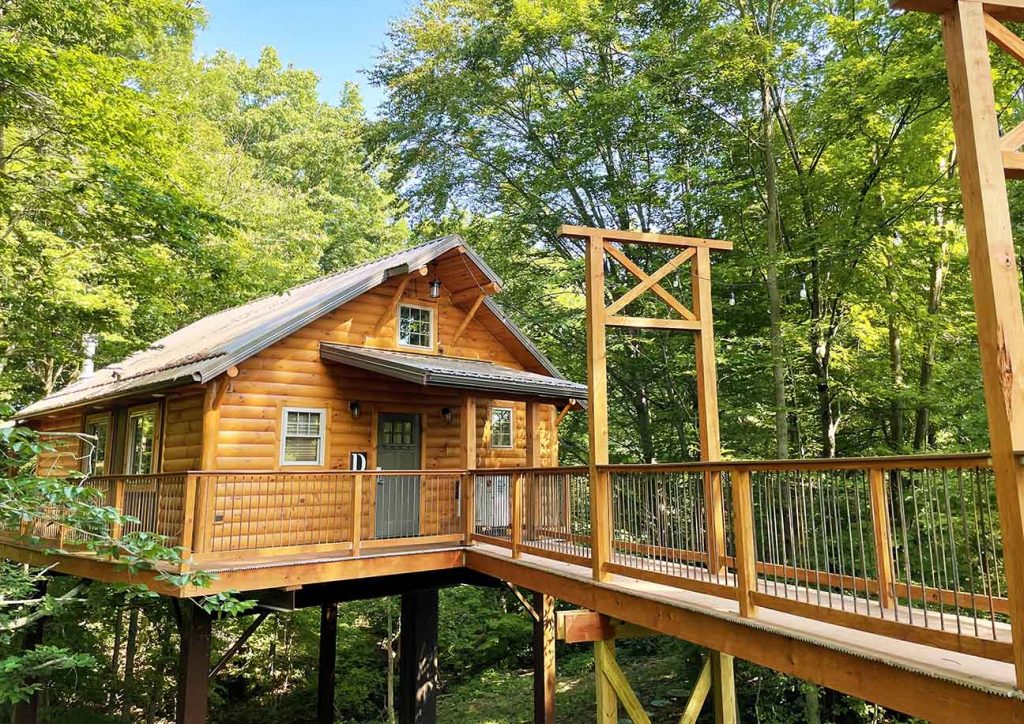 Treehouse rental in ohio's amish country