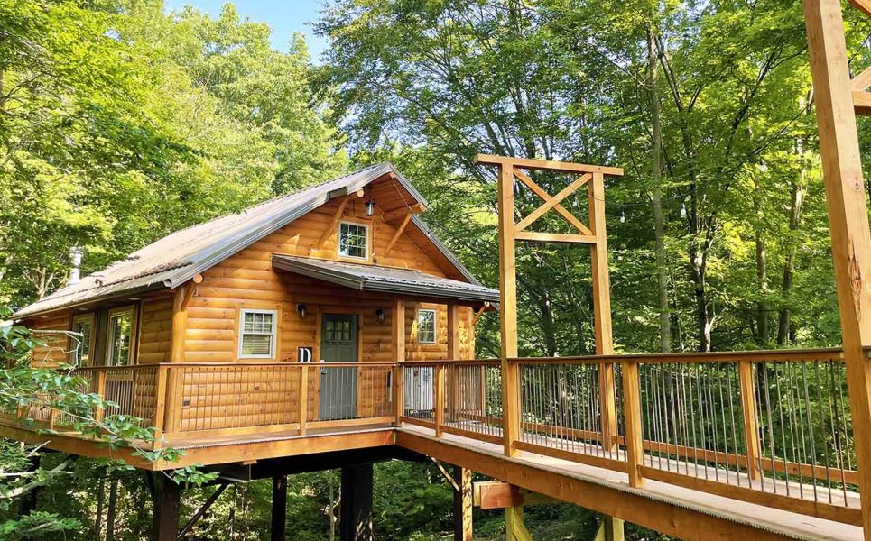 Treehouse rental in ohio's amish country