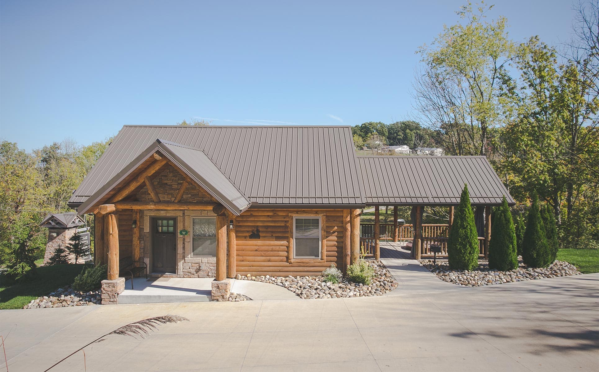 Exterior of Water Lily Log Cabin